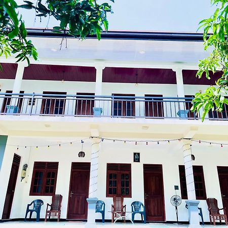 Geethani Tourist Home Polonnâruvâ Extérieur photo