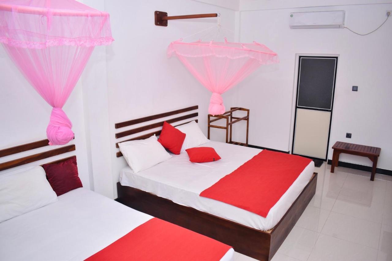 Geethani Tourist Home Polonnâruvâ Extérieur photo
