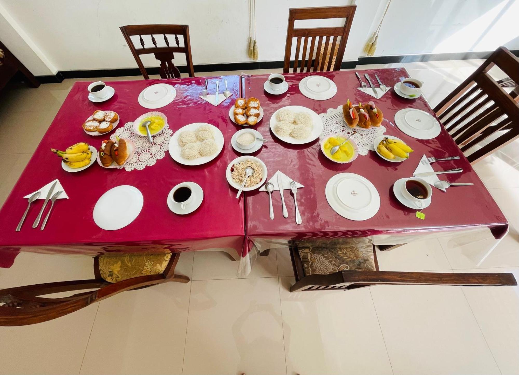 Geethani Tourist Home Polonnâruvâ Extérieur photo