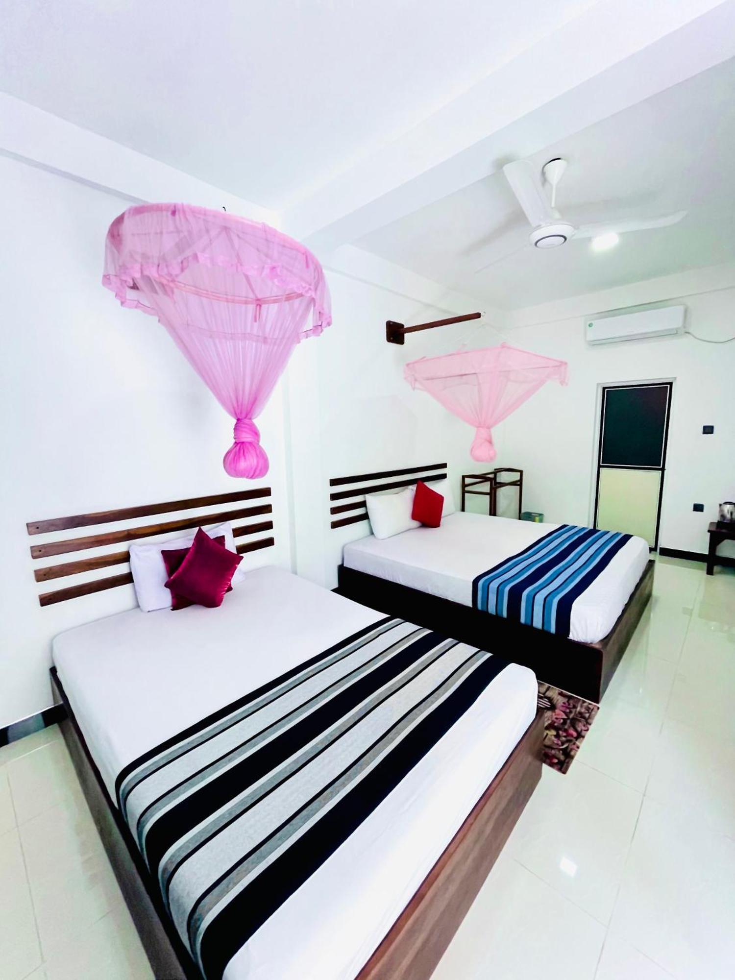 Geethani Tourist Home Polonnâruvâ Extérieur photo