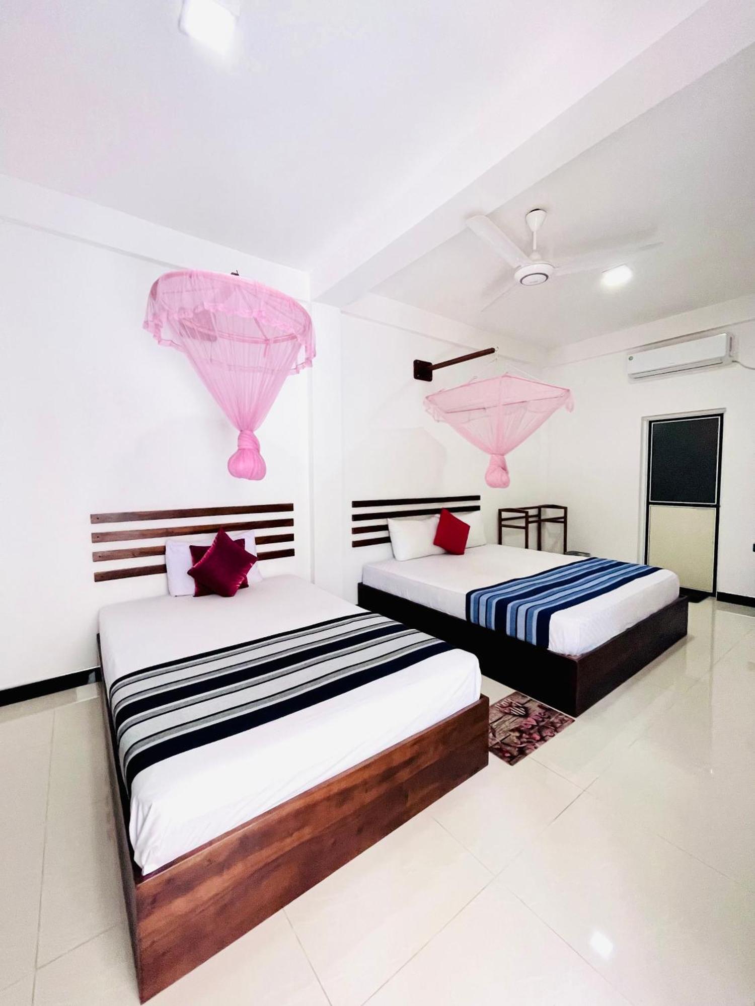 Geethani Tourist Home Polonnâruvâ Extérieur photo