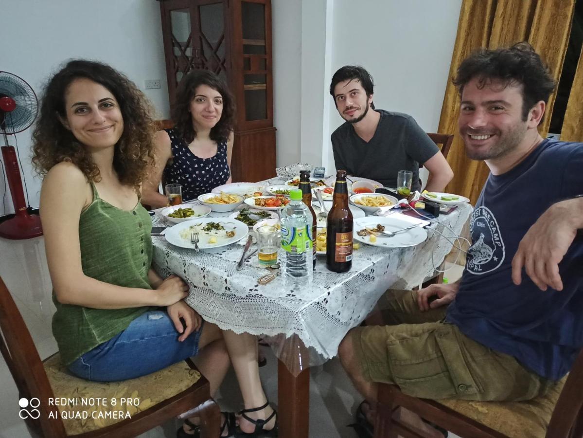 Geethani Tourist Home Polonnâruvâ Extérieur photo